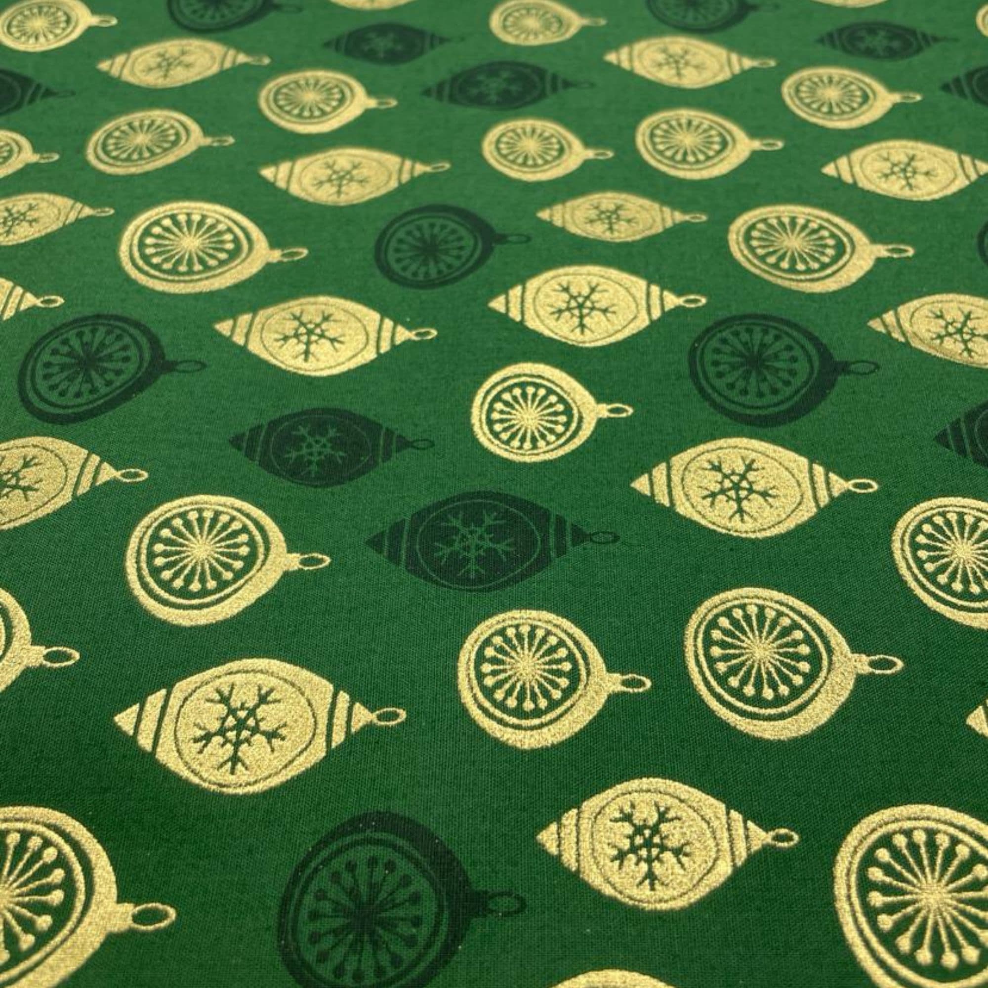 Tela algodón 100%  adornos navideños  dorados y fondo fondo verde — imagen 1