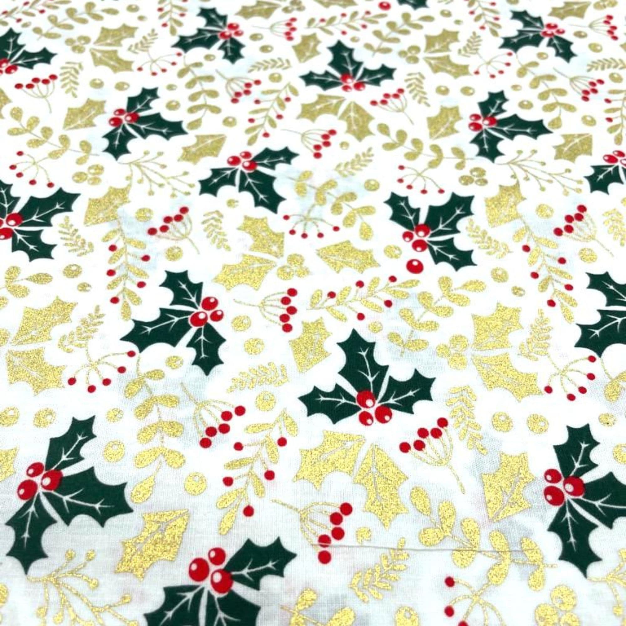 Tela algodón 100% navidad con hojas doradas, muerdagos verdes y granates y fondo blanco — imagen 1