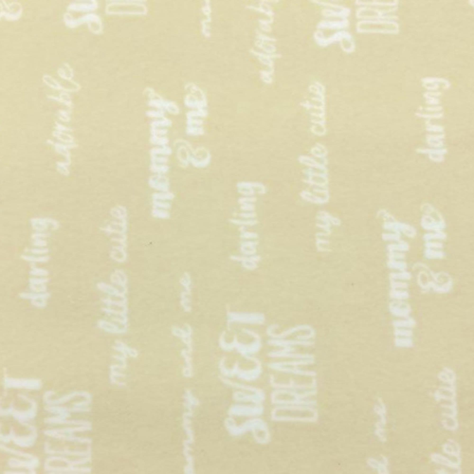 Franela con estampado de letras fondo beige — imagen 1