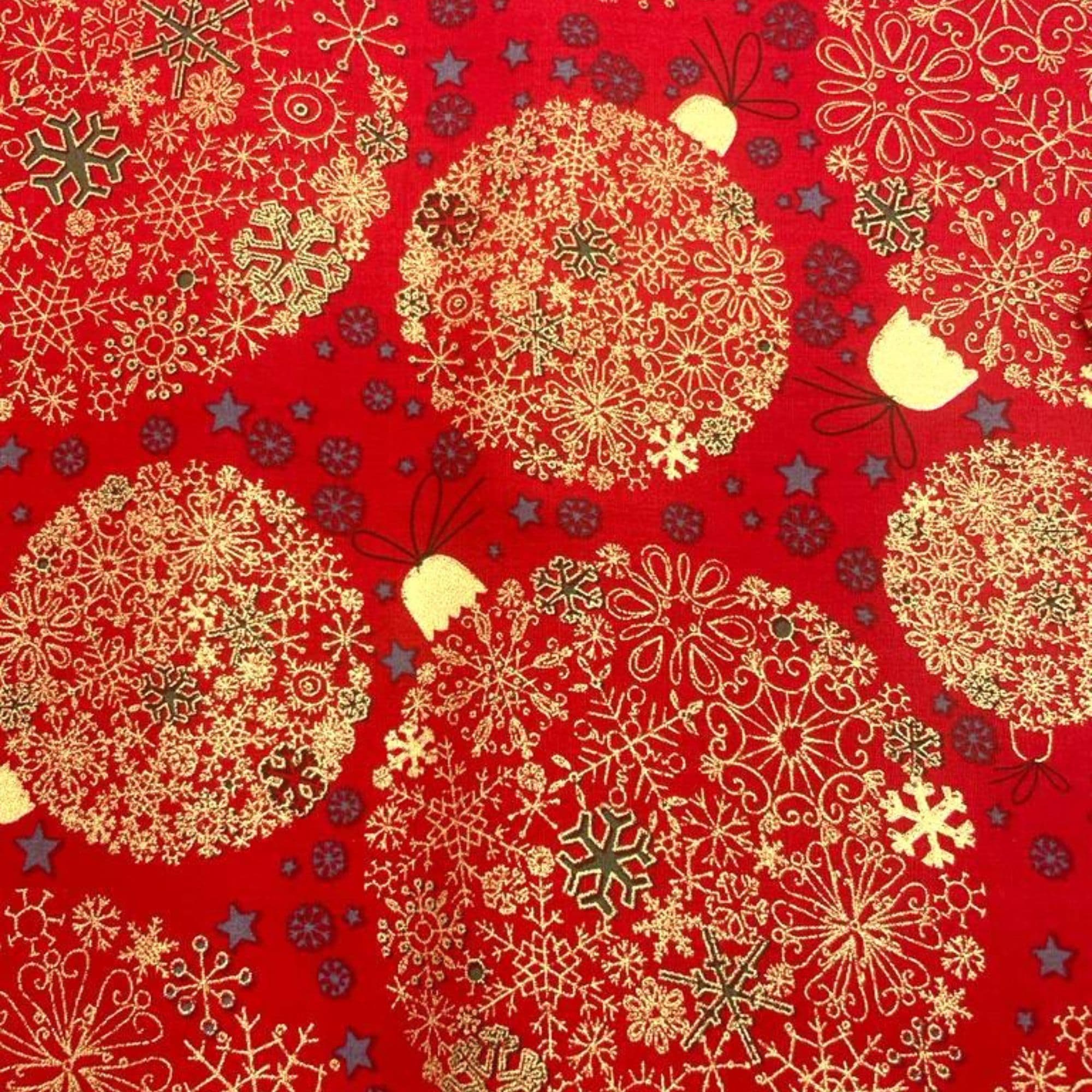 Tela algodón 100% navidad con bolas decoradas doradas y fondo rojo — imagen 1